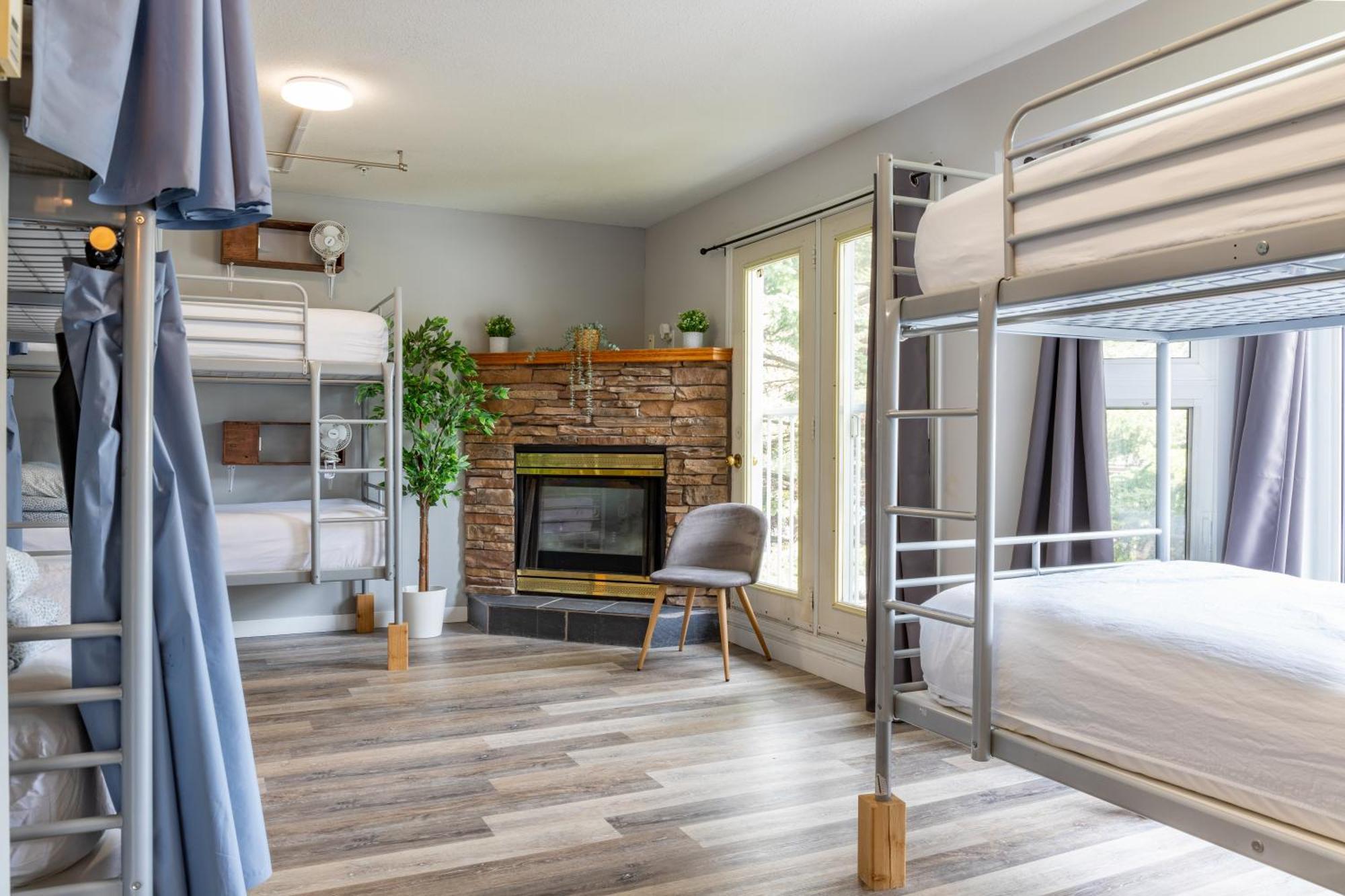 Samesun Banff Hostel מראה חיצוני תמונה